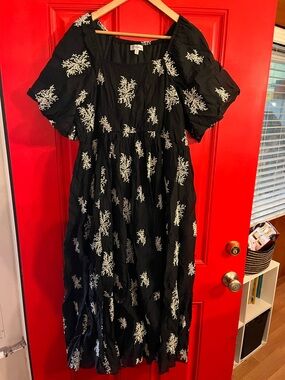 Polagram Black Embroidered Midi Dress size 1XL